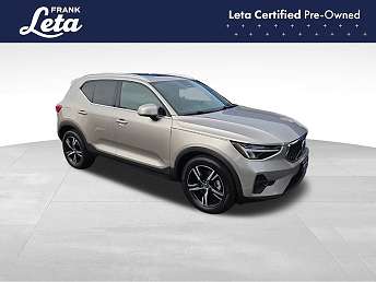 2023 Volvo XC40 B5 Plus 