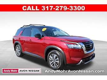 2022 Nissan Pathfinder SL 