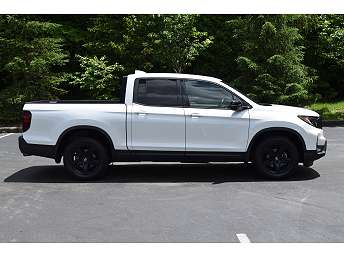 White Honda Ridgeline Pickup 2022