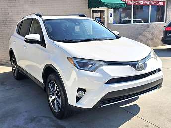 2017 Toyota RAV4 XLE 