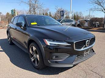 2024 Volvo V60 B5 Plus 