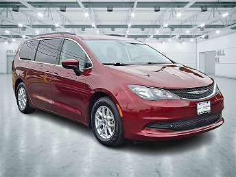 Red Chrysler Voyager LXi 2021