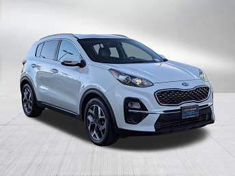 White Kia Sportage SUV 2020