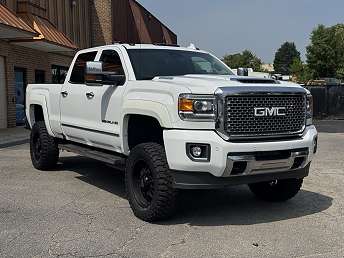 2017 GMC Sierra 3500HD Denali 