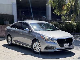 Gray Hyundai Sonata Sedan 2016