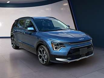 Blue Kia Niro SX Touring 2023