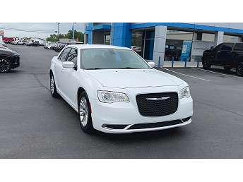 White Chrysler 300 Sedan 2019