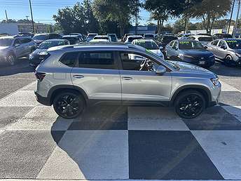 2026 Volkswagen Taos SE 