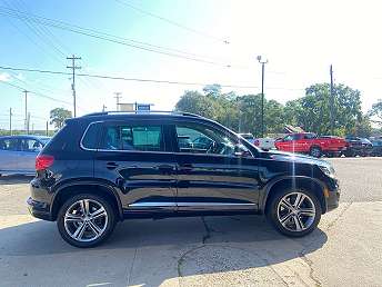 2017 Volkswagen Tiguan Sport 