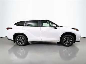 2025 Toyota Highlander XLE 