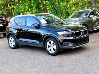 2022 Volvo XC40 T5 Momentum 