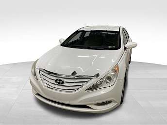 White Hyundai Sonata GLS 2013