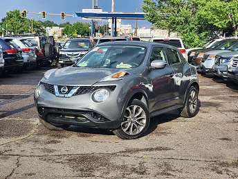 Gray Nissan Juke SUV 2017
