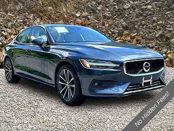 2021 Volvo S60 T5 Momentum 