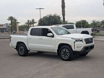 2024 Nissan Frontier SL 