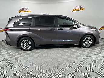 2022 Toyota Sienna Limited 