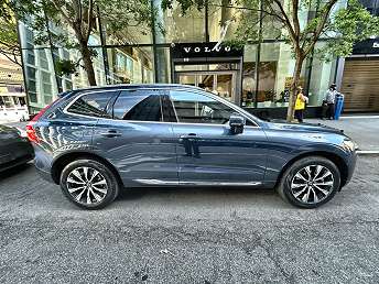 2023 Volvo XC60 B5 Plus 