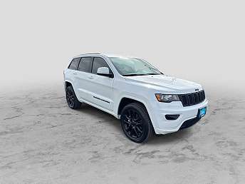 2022 Jeep Grand Cherokee Laredo 