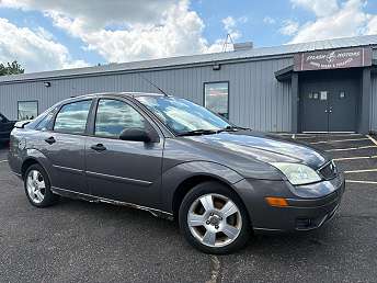 Gray Focus Sedan 2005
