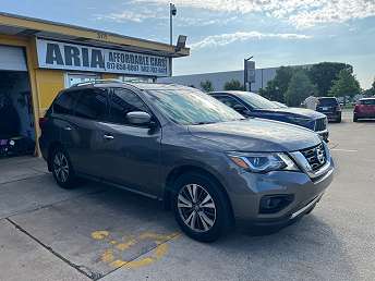 2017 Nissan Pathfinder SL 