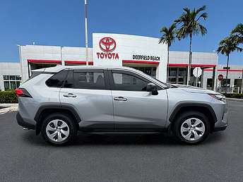 2025 Toyota RAV4 LE 