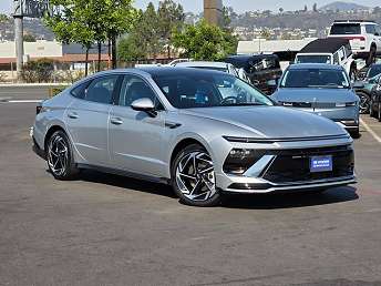 Silver Hyundai Sonata Sedan 2024