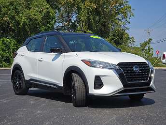 2021 Nissan Kicks SR 