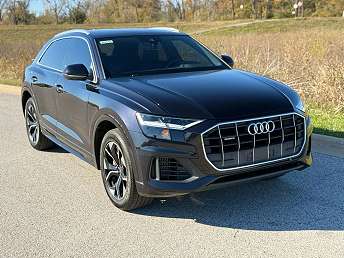 2019 Audi Q8 Premium 
