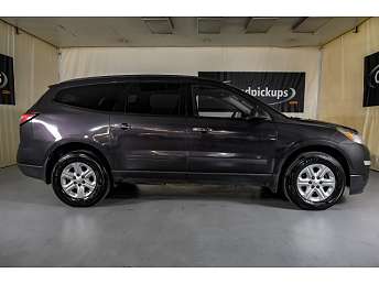 2017 Chevrolet Traverse LS 