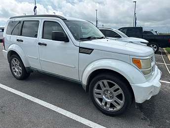 White Dodge Nitro SUV 2011