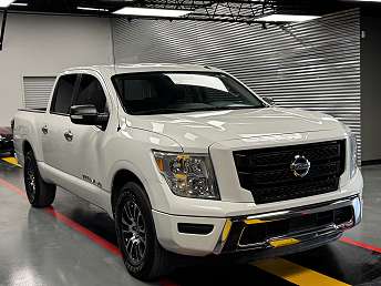 2020 Nissan Titan SV 