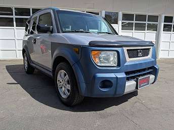 Silver Honda Element EX 2006