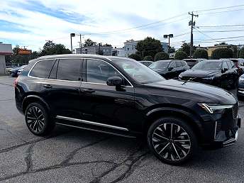2026 Volvo XC90 B6 Plus 