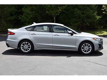 2020 Ford Fusion SE 