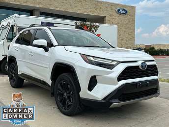 2024 Toyota RAV4 SE 