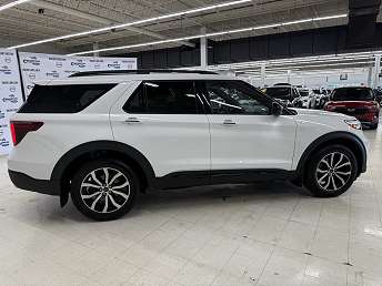 2023 Ford Explorer ST-Line 