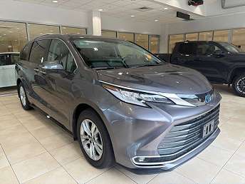 2023 Toyota Sienna Limited 