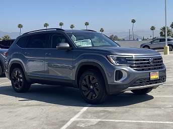 2025 Volkswagen Atlas SE 