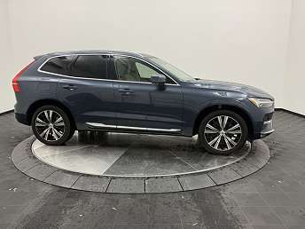 2023 Volvo XC60 B5 Ultimate 