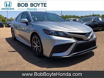 Silver Toyota Camry SE 2022