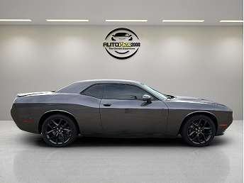 2022 Dodge Challenger SXT 