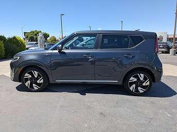 Gray Kia Soul Wagon 2025