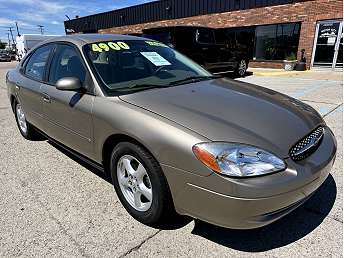 2002 Ford Taurus SE 