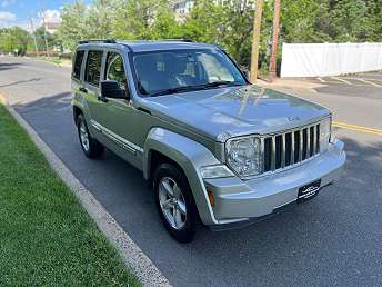 Silver Jeep Liberty Limited Edition 2008