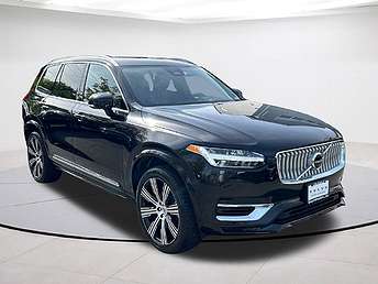 2025 Volvo XC90 T8 Plus 