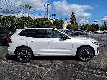 2026 Volvo XC60 B5 Plus 