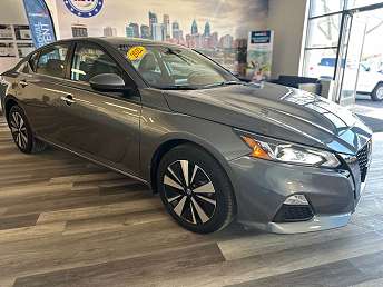 2022 Nissan Altima SV 