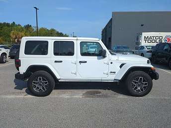 2025 Jeep Wrangler Sahara 