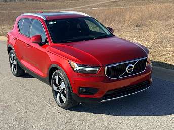 2019 Volvo XC40 T5 Momentum 