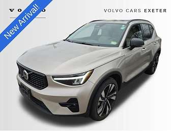 2023 Volvo XC40 B5 Plus 